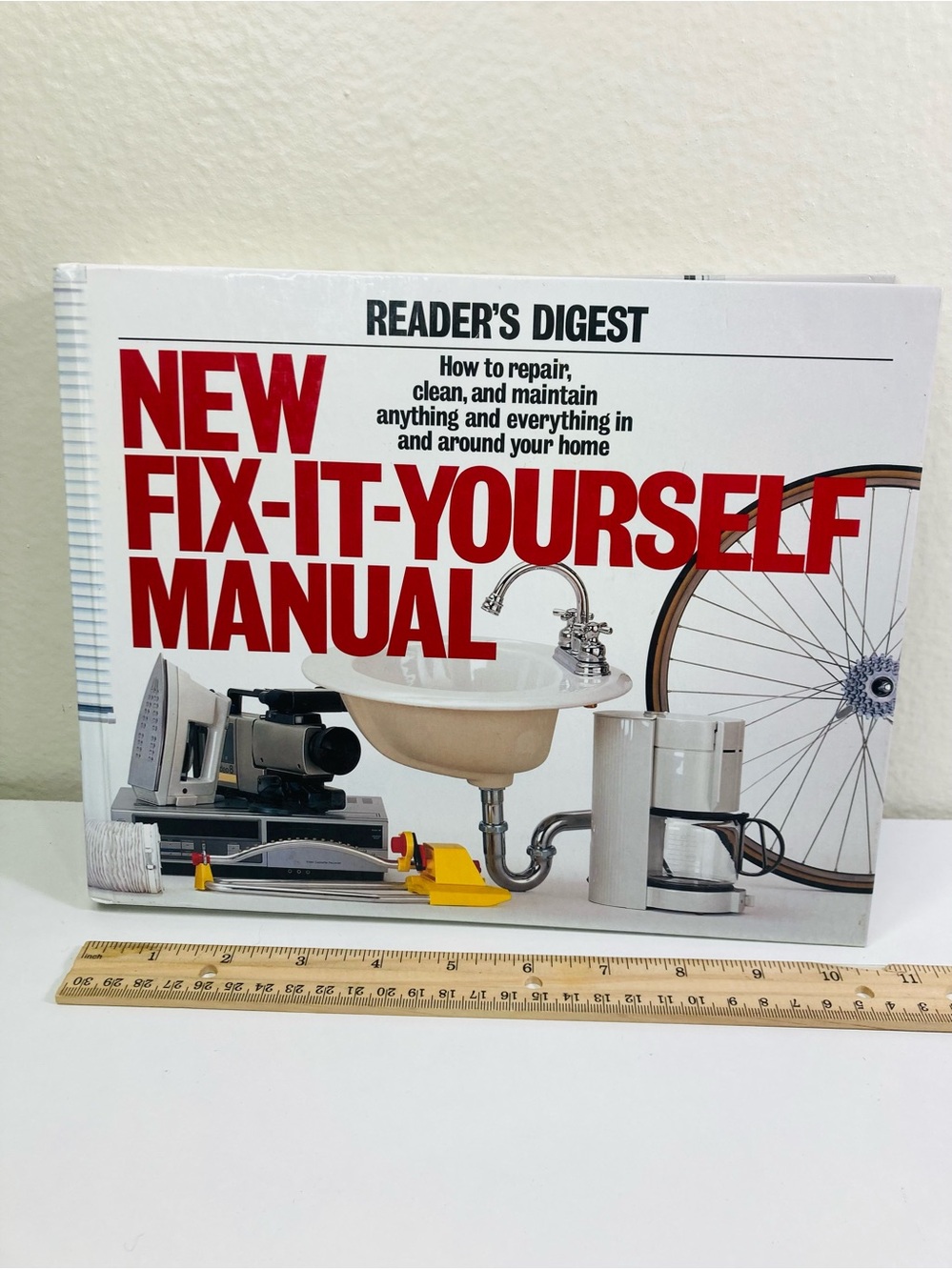 Reader's Digest New Fix-It-Yourself Manual: IN COLOR LOTS OF PICTURES